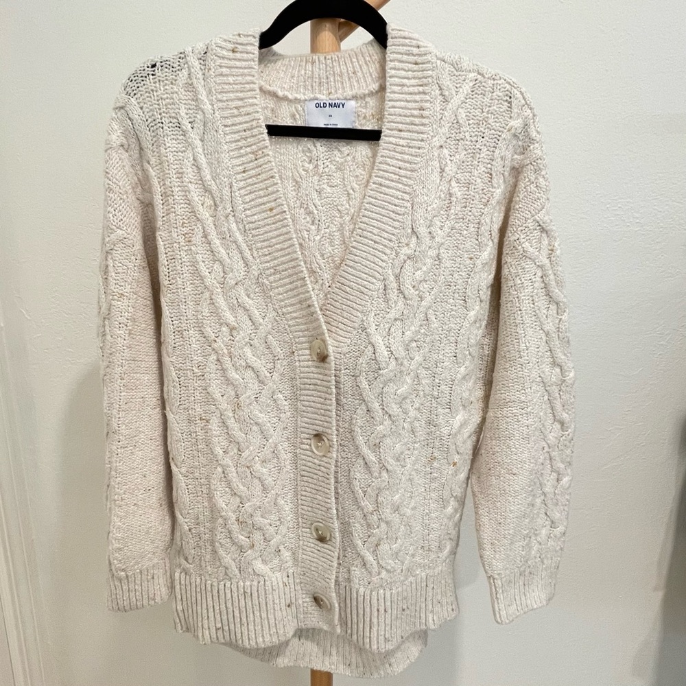 Old Navy Women’s Oatmeal Oversized Cable Knit Cardigan